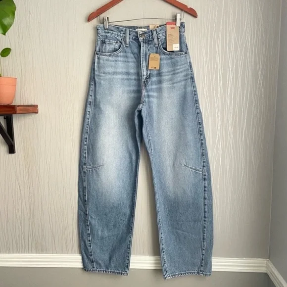 NWT Levi’s Cinch Barrel Jeans - Picture 4 of 16